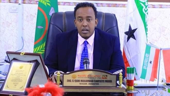 Wasiirkii Gashandhiga Somaliland oo is casilay