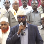 Muuqaal: Odayaasha Hawiye oo cambaareeyey kana horjeestay raaligelin ay biiyeen xildhibaanada Hawiye ooy siiyeen Koonfur Galbeed