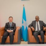 Sawirro: Madaxweyne Deni oo qaabilay Safiirka Dowladda China ee Soomaaliya