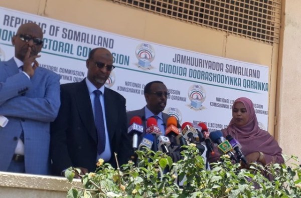 Daawo Muuqaal Guddida Doorashooyinka Somaliland Oo Dib U Dhigay Doorashadii